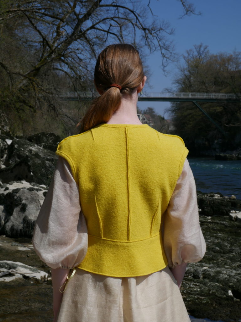 yellow_vest_back